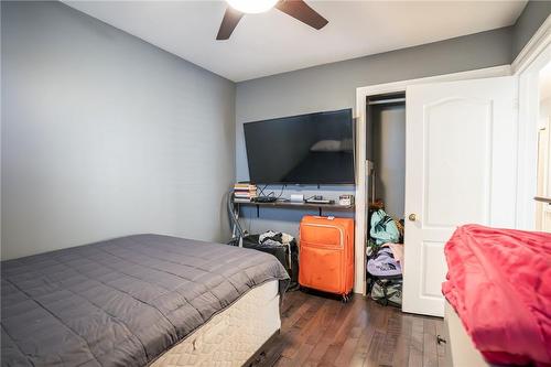 196 Avondale Street, Hamilton, ON - Indoor Photo Showing Bedroom