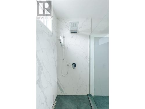 1112 Syer Road, Penticton, BC - Indoor Photo Showing Bathroom