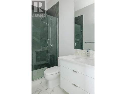 1112 Syer Road, Penticton, BC - Indoor Photo Showing Bathroom