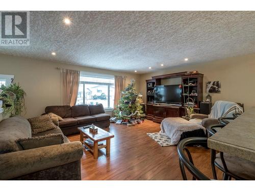 11917 Marshall Crescent, Summerland, BC - Indoor Photo Showing Living Room