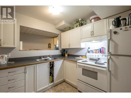 11917 Marshall Crescent, Summerland, BC - Indoor Photo Showing Kitchen With Double Sink