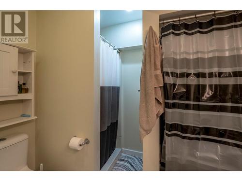 11917 Marshall Crescent, Summerland, BC - Indoor Photo Showing Bathroom
