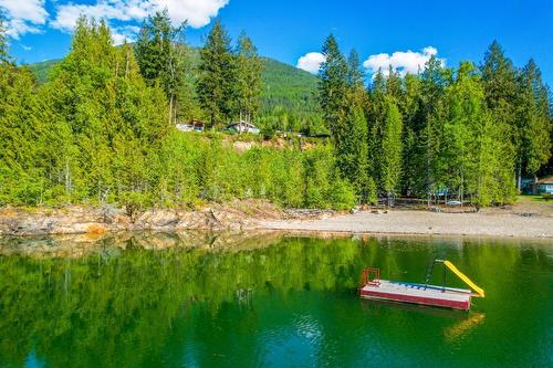 13588 Mountain Shores Road N, Creston, BC 