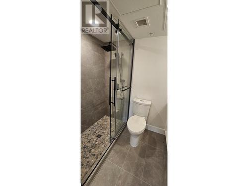 217 Elm Avenue Unit# 301, Penticton, BC - Indoor Photo Showing Bathroom