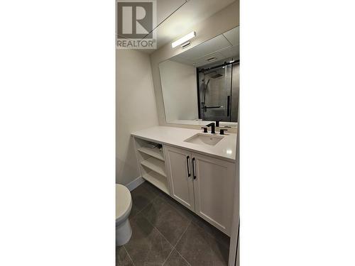 217 Elm Avenue Unit# 301, Penticton, BC - Indoor Photo Showing Bathroom