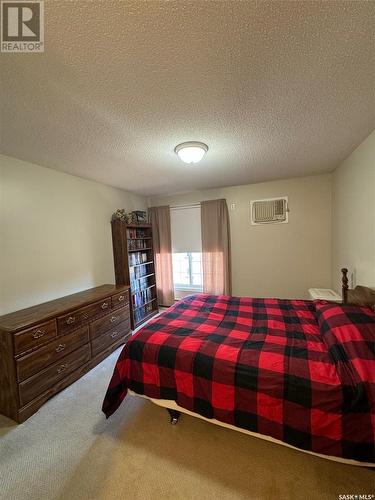 305 1172 103Rd Street, North Battleford, SK - Indoor Photo Showing Bedroom