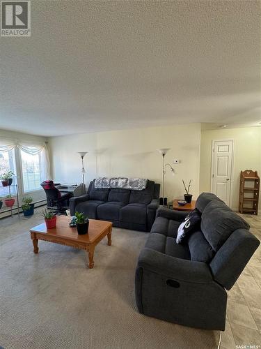 305 1172 103Rd Street, North Battleford, SK - Indoor Photo Showing Living Room