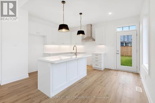 2 Sandy Coast Crescent, Wasaga Beach, ON - Indoor Photo Showing Kitchen With Upgraded Kitchen