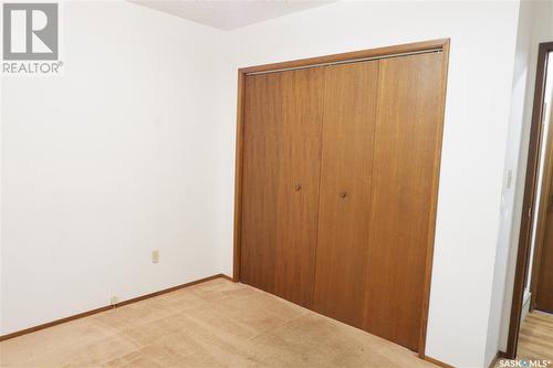 212 5Th Avenue W, Assiniboia, SK - Indoor Photo Showing Other Room