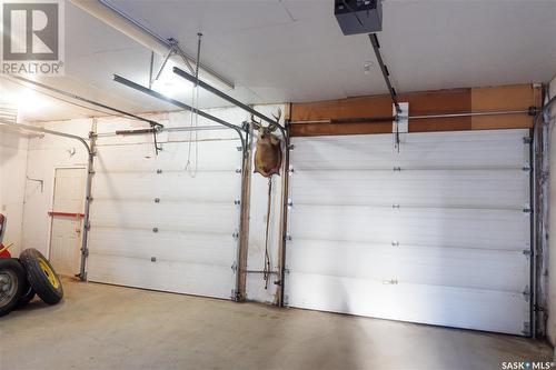 212 5Th Avenue W, Assiniboia, SK - Indoor Photo Showing Garage