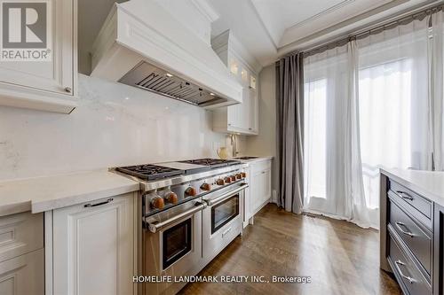 21 Hammok Crescent, Markham, ON - Indoor Photo Showing Kitchen With Upgraded Kitchen