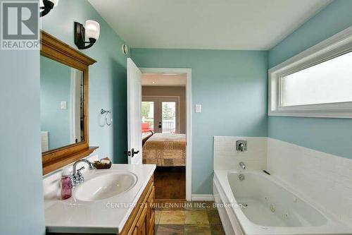 117 Stanley Street, Collingwood, ON - Indoor Photo Showing Bathroom
