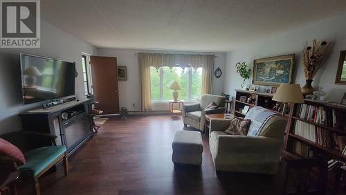 313 Macdonald Ave # 509, Sault Ste Marie, ON - Indoor Photo Showing Living Room