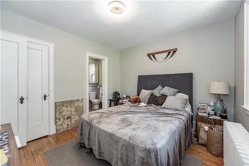 527 Kingston Road, Toronto, ON - Indoor Photo Showing Bedroom