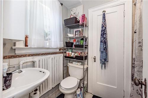 527 Kingston Road, Toronto, ON - Indoor Photo Showing Bathroom