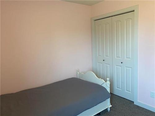 18 Railway Street, Pilot Mound, MB - Indoor Photo Showing Bedroom