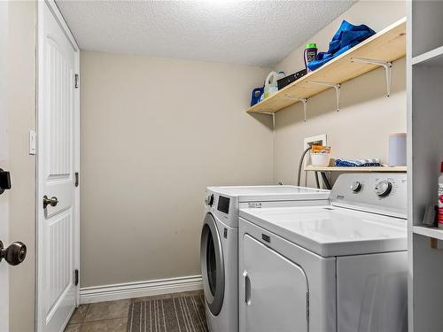 2115 Wren Pl, Nanaimo, BC - Indoor Photo Showing Laundry Room