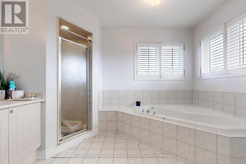 632 Kaiser Dr, Mississauga, ON - Indoor Photo Showing Bathroom