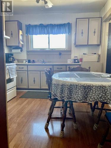 91 Fourth Ave, Timmins, ON - Indoor Photo Showing Kitchen With Double Sink