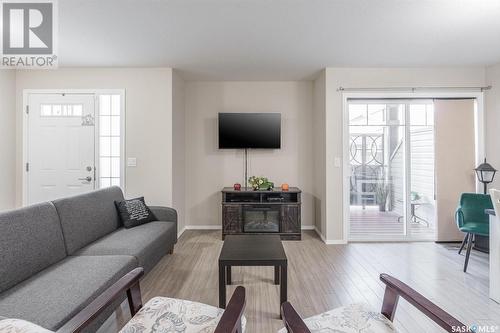 209 100 Chaparral Boulevard, Martensville, SK - Indoor Photo Showing Living Room