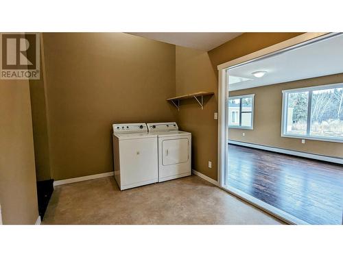 5611 Canim-Hendrix Lake Road, 100 Mile House, BC - Indoor Photo Showing Laundry Room