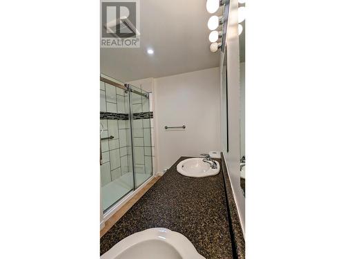 5611 Canim-Hendrix Lake Road, 100 Mile House, BC - Indoor Photo Showing Bathroom