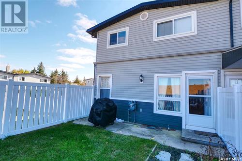 18 1292 Gordon Road, Moose Jaw, SK - Outdoor With Exterior
