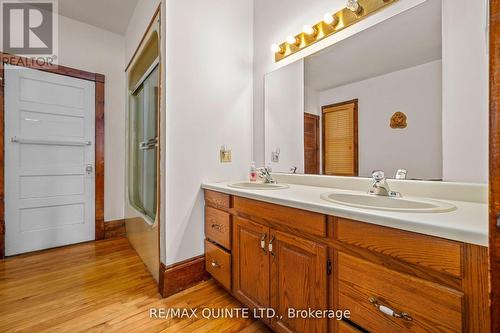 49 Consecon Street, Prince Edward County, ON - Indoor Photo Showing Bathroom