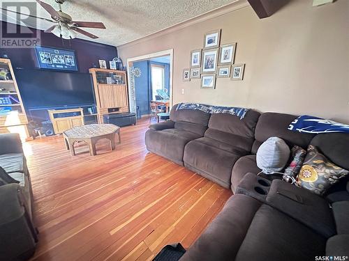 825 Second Street, Estevan, SK - Indoor Photo Showing Living Room