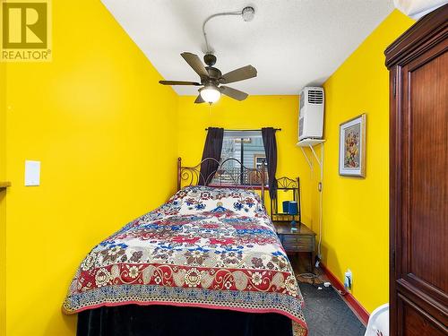 2652 Lakeshore Road, Vernon, BC - Indoor Photo Showing Bedroom