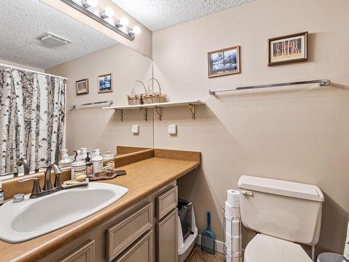 803-225 Clearview Road, Apex Mountain, BC - Indoor Photo Showing Bathroom