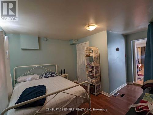 133-135 Wellington Street N, Hamilton, ON - Indoor Photo Showing Bedroom