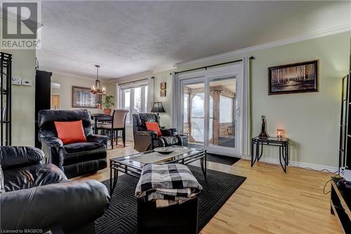 135280 9Th Line, Grey Highlands, ON - Indoor Photo Showing Living Room