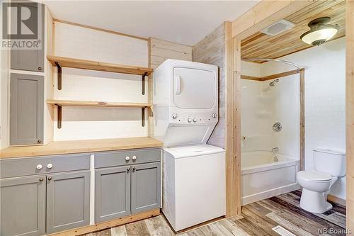35 Floral Avenue, Fredericton, NB - Indoor Photo Showing Laundry Room