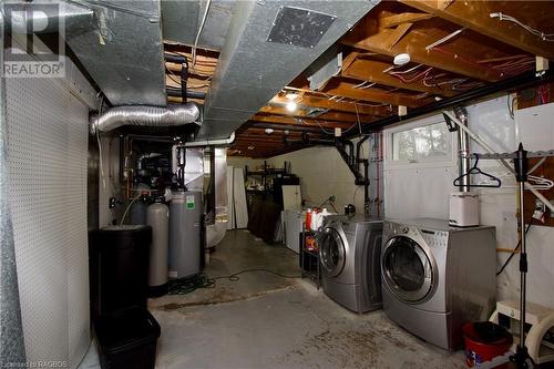 384 Aiken Street, Georgian Bluffs, ON - Indoor Photo Showing Laundry Room
