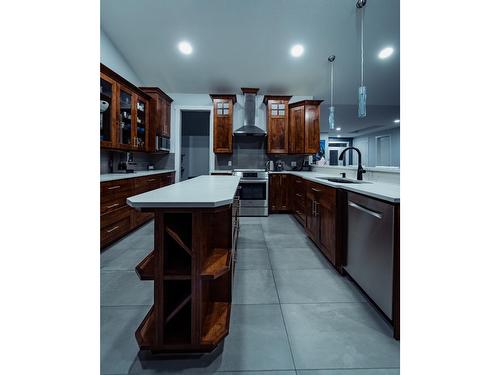 3720 Columbia Avenue, Castlegar, BC - Indoor Photo Showing Kitchen