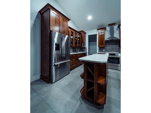 3720 Columbia Avenue, Castlegar, BC - Indoor Photo Showing Kitchen