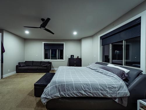 3720 Columbia Avenue, Castlegar, BC - Indoor Photo Showing Bedroom