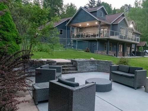 3720 Columbia Avenue, Castlegar, BC - Outdoor With Deck Patio Veranda