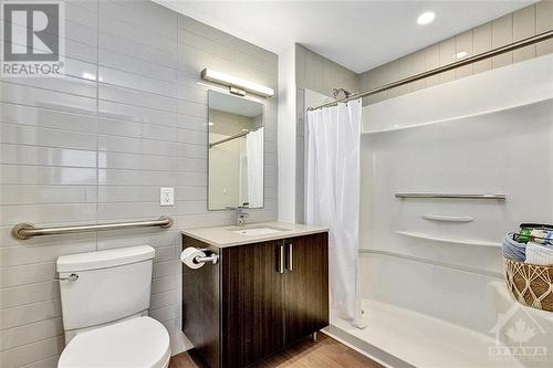 150 Rossignol Drive Unit#424, Ottawa, ON - Indoor Photo Showing Bathroom
