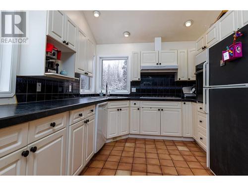 5255 Deep Creek Drive, Terrace, BC - Indoor Photo Showing Kitchen