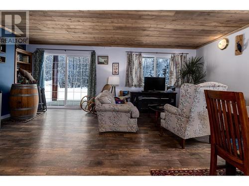 5255 Deep Creek Drive, Terrace, BC - Indoor Photo Showing Living Room