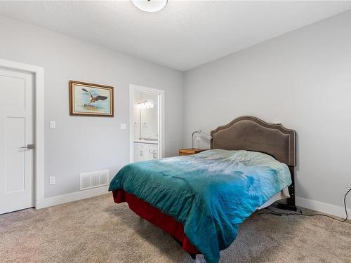 755 James Pl, Ladysmith, BC - Indoor Photo Showing Bedroom