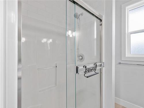 755 James Pl, Ladysmith, BC - Indoor Photo Showing Bathroom