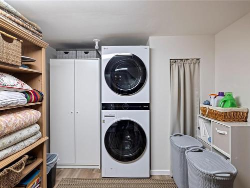 28 Roberts St, Ladysmith, BC - Indoor Photo Showing Laundry Room