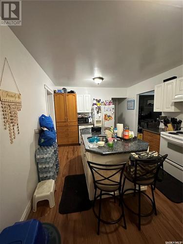 1029 2Nd Avenue Nw, Moose Jaw, SK - Indoor Photo Showing Kitchen