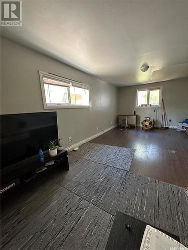 1029 2Nd Avenue Nw, Moose Jaw, SK - Indoor Photo Showing Other Room