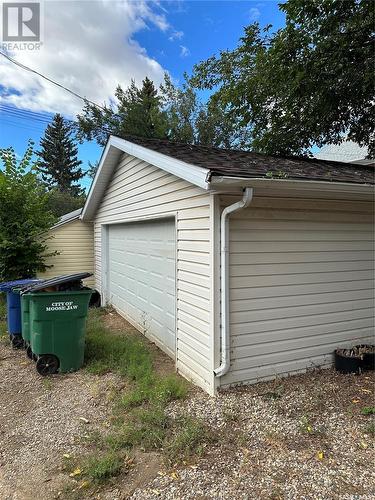 1029 2Nd Avenue Nw, Moose Jaw, SK - Outdoor
