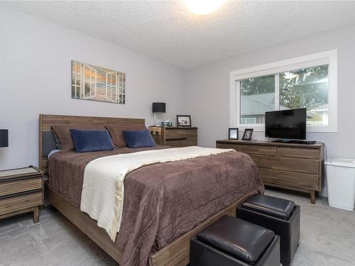 9-1027 College St, Duncan, BC - Indoor Photo Showing Bedroom