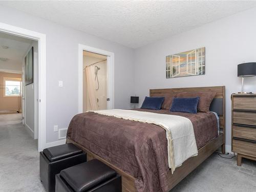 9-1027 College St, Duncan, BC - Indoor Photo Showing Bedroom